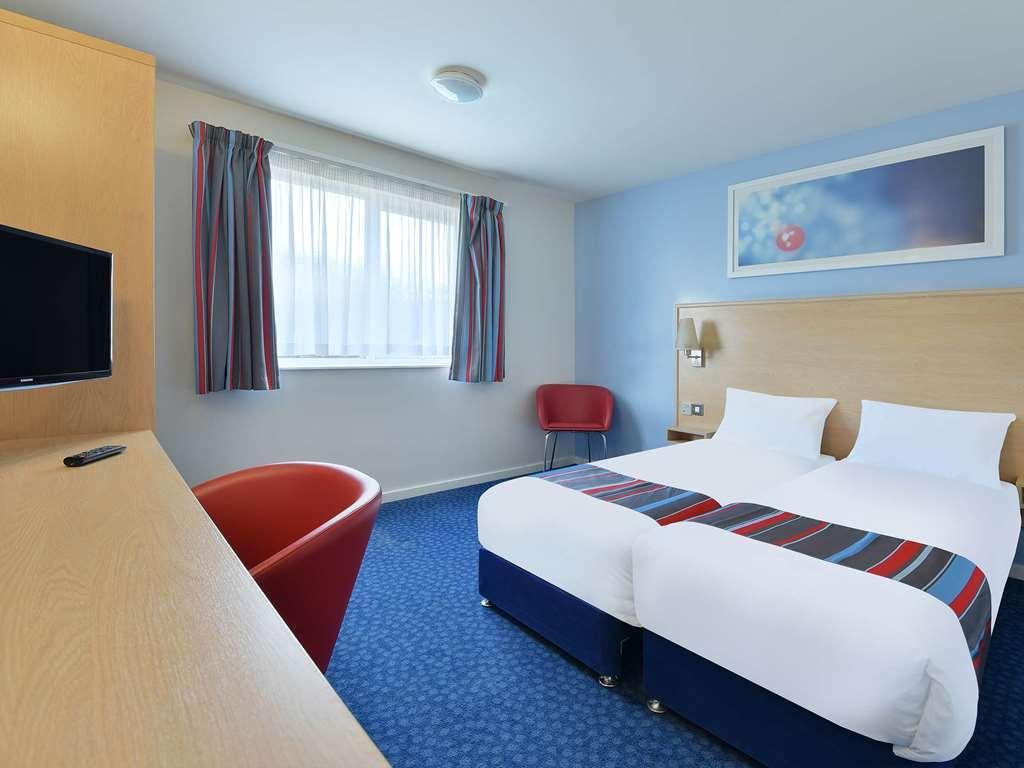 Travelodge Bristol Severn View M48 Elberton Phòng bức ảnh