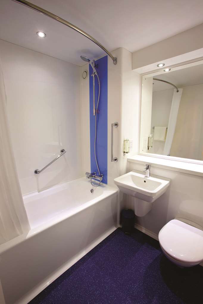 Travelodge Bristol Severn View M48 Elberton Phòng bức ảnh
